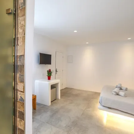Hotel Petinaros 4*