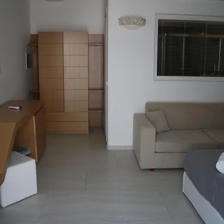 Hotel Petinaros 4*