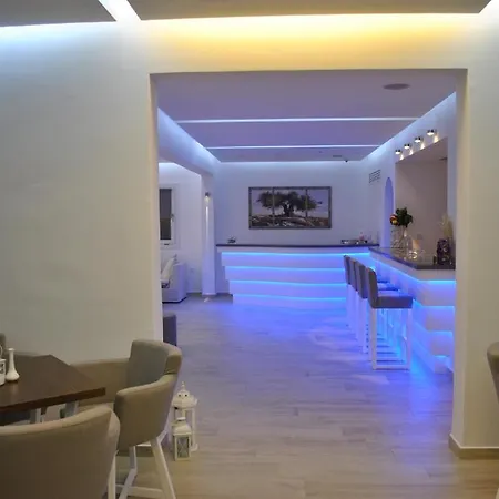 Petinaros Mykonos Town